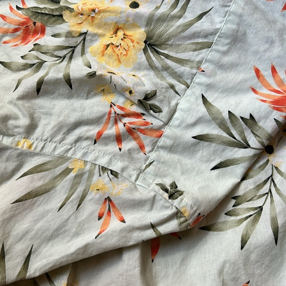 Old navy button down - Picture 3 of 3